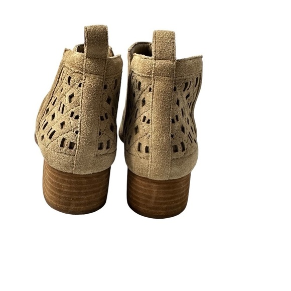 Gianni Bini Leather Upper Cutout Beige Bootie Women’s Size 7 M - Picture 4 of 16